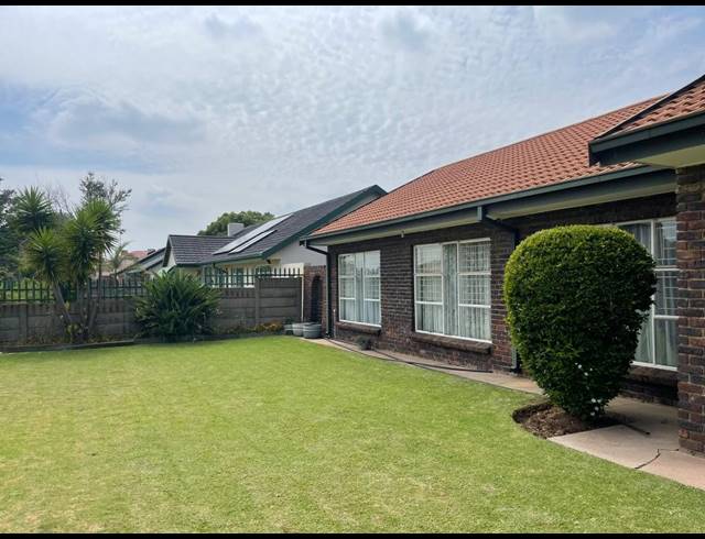 5 BEDROOM HOUSE FOR SALE IN VANDERBIJLPARK SE 2